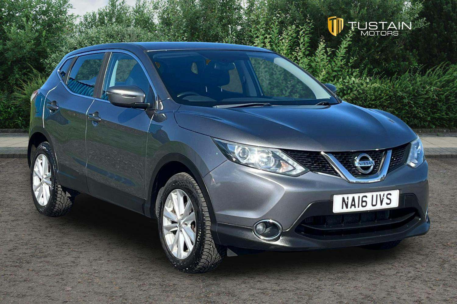 Nissan Qashqai listing photo